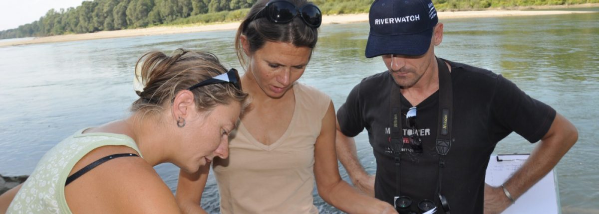 Discussion on river restoration with NGO partners, © by Arno Mohl/ WWF