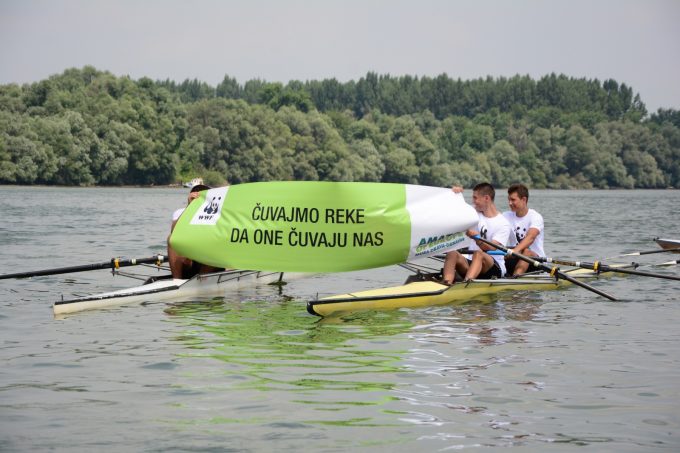 Rowing Federation with Banner, © by WWF Adria