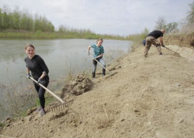 Clearing of steep banks