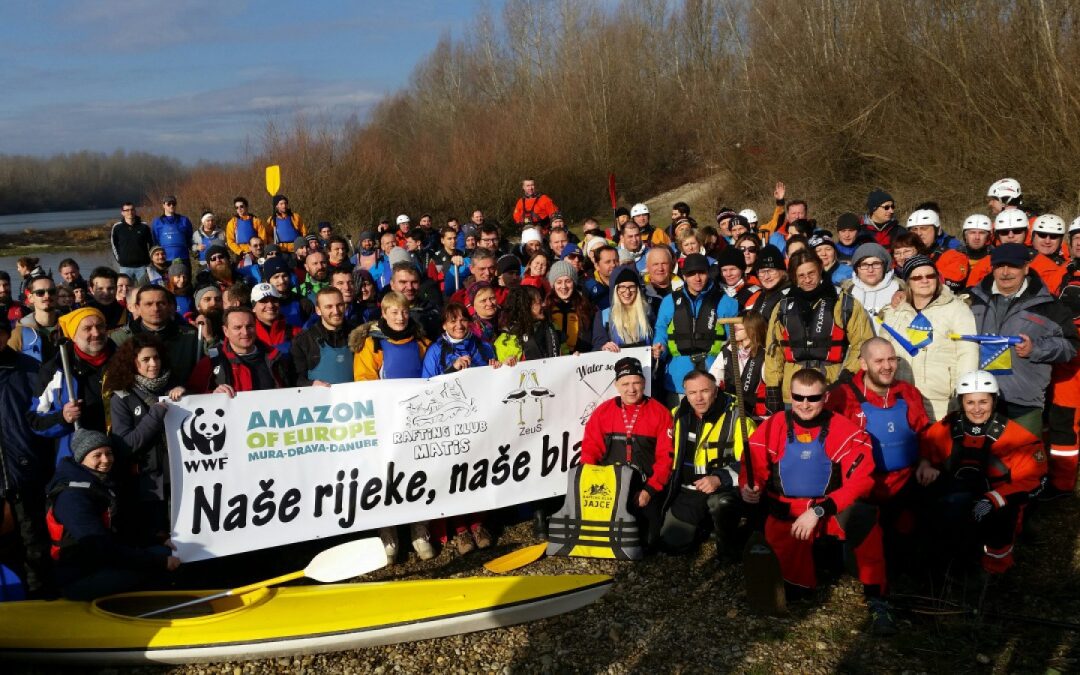 200 kayakers, one motto: “Our rivers, our treasure!”