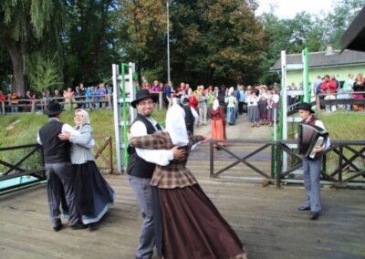 Folklore dancing